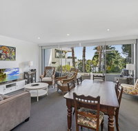 Waterfront resort living with space for the family - Accommodation Rockhampton