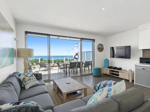 WATERFRONT SEVEN - In The Heart Of Lorne - Accommodation Rockhampton 3