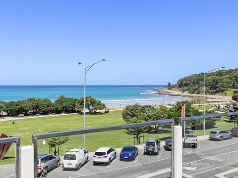 WATERFRONT SEVEN - In The Heart Of Lorne - Accommodation Rockhampton 2