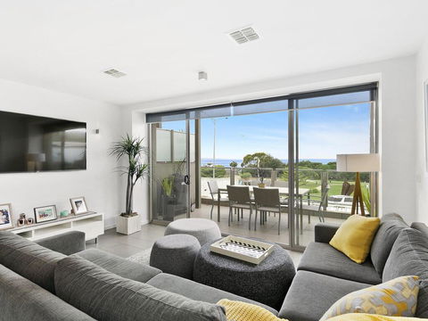 WATERFRONT TWO - Position Perfect , , , NEW LISTING 2019, , ,  - Accommodation Rockhampton 0