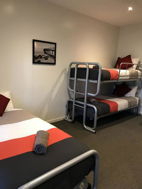 Waterfront@Waves - Accommodation Rockhampton 3