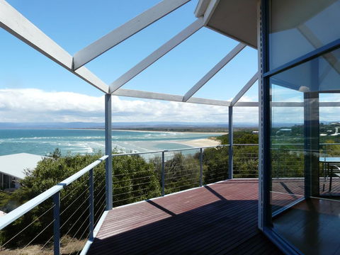 Waterline Holiday Home - Accommodation Rockhampton 0