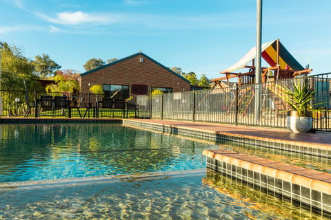 Blazing Stump Motel & Suites - Accommodation Rockhampton 6