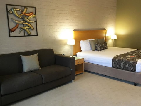 Blazing Stump Motel & Suites - Accommodation Rockhampton 13