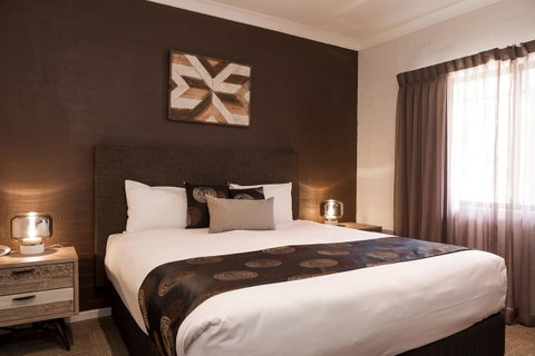 Blazing Stump Motel & Suites - Accommodation Rockhampton 11