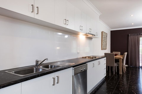 Blazing Stump Motel & Suites - Accommodation Rockhampton 31