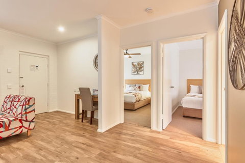 Blazing Stump Motel & Suites - Accommodation Rockhampton 4