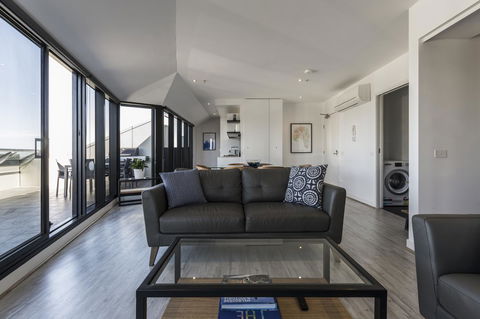 Flinders Luxury Penthouse - Accommodation Rockhampton 2