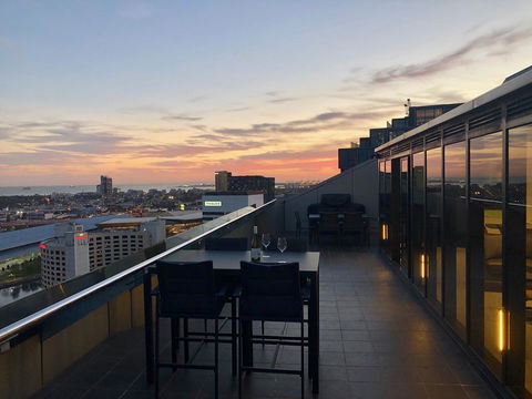 Flinders Luxury Penthouse - Accommodation Rockhampton 1