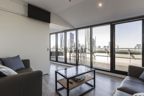 Flinders Luxury Penthouse - Accommodation Rockhampton 3