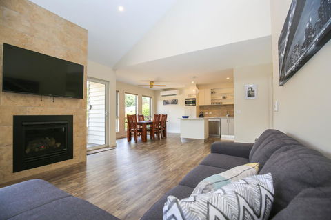 Amber Mist Villa Two - Accommodation Rockhampton 20