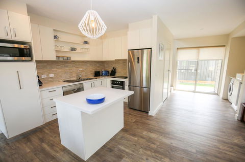 Amber Mist Villa Two - Accommodation Rockhampton 8