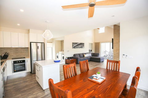 Amber Mist Villa Two - Accommodation Rockhampton 15