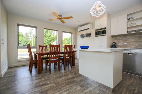 Amber Mist Villa Two - Accommodation Rockhampton 17