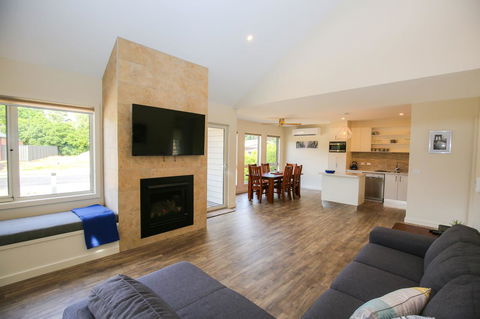 Amber Mist Villa Two - Accommodation Rockhampton 21