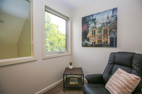 Amber Mist Villa Two - Accommodation Rockhampton 7