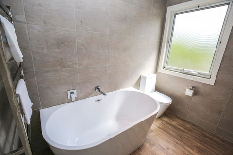 Amber Mist Villa Two - Accommodation Rockhampton 2