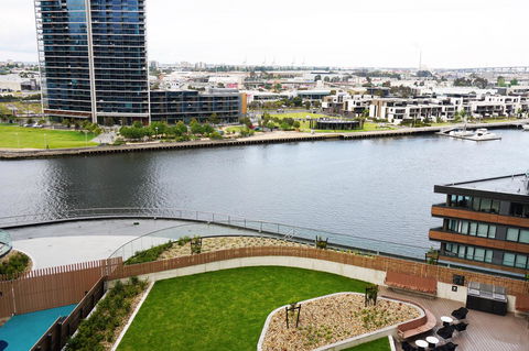 Auzzie Apartments Docklands, Melbourne - Accommodation Rockhampton 10