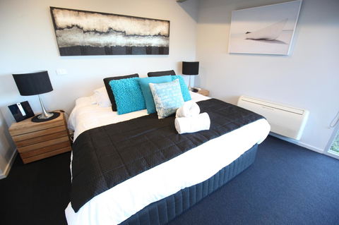 Lorne Luxury - Accommodation Rockhampton 3