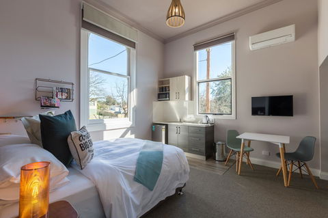 The Old Mechanics - Accommodation Rockhampton 11