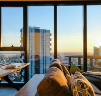 Deluxe Sea Views Apartment - Accommodation Rockhampton