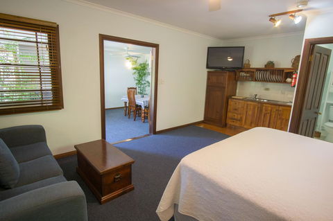 Debbie\'s Place - Accommodation Rockhampton 42