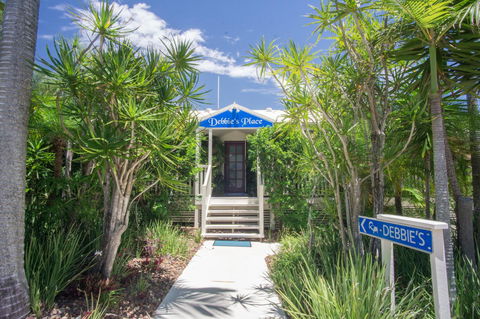 Debbie\'s Place - Accommodation Rockhampton 0