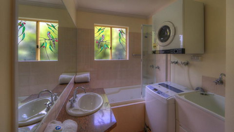 Rainbow Getaway Holiday Apartments - Accommodation Rockhampton 29
