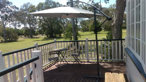 Lake Weyba Noosa Lodge & Kangaroos - Accommodation Rockhampton 2
