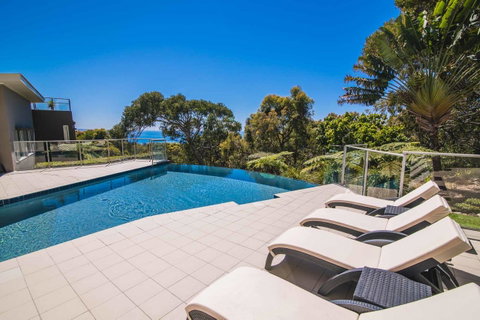 Rainbow Ocean Palms Resort - Accommodation Rockhampton 4