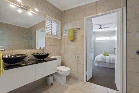 Pandanus Spa Cottage - Accommodation Rockhampton 4
