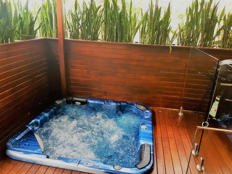 Pandanus Spa Cottage - Accommodation Rockhampton 6