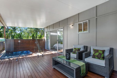 Pandanus Spa Cottage - Accommodation Rockhampton 2