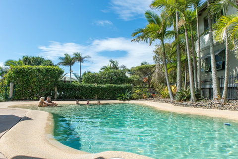 The Retreat Beach Houses - Accommodation Rockhampton 2