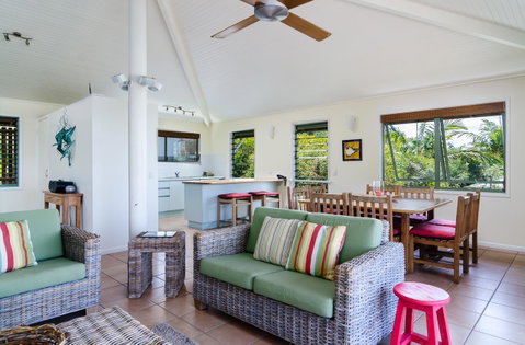 The Retreat Beach Houses - Accommodation Rockhampton 20