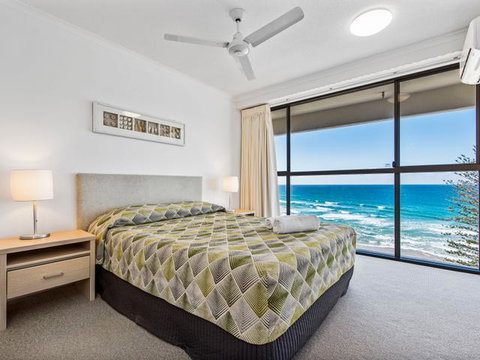 Coolum Caprice - Accommodation Rockhampton 8