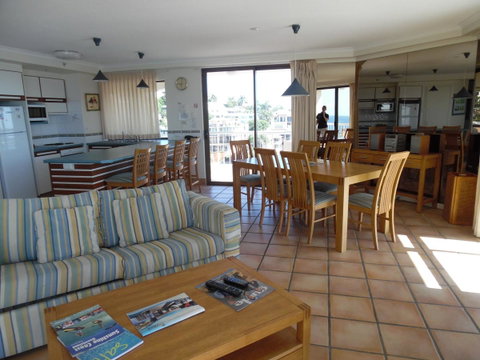 Coolum Caprice - Accommodation Rockhampton 12