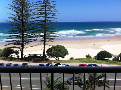 Coolum Caprice - Accommodation Rockhampton 34