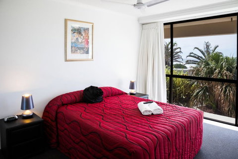 Coolum Caprice - Accommodation Rockhampton 10