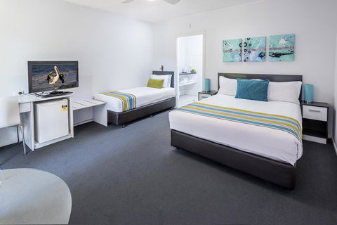 The Beach Motel Hervey Bay - Accommodation Rockhampton 2