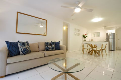 The White House Port Douglas - Accommodation Rockhampton 2