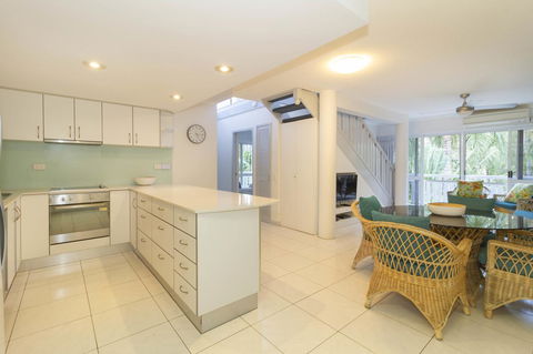 The White House Port Douglas - Accommodation Rockhampton 23