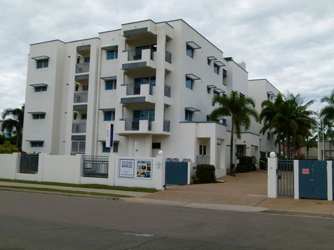 Madison Ocean Breeze Apartments - Accommodation Rockhampton 2