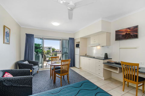 Madison Ocean Breeze Apartments - Accommodation Rockhampton 11