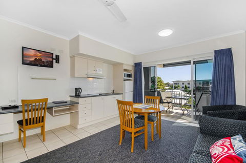 Madison Ocean Breeze Apartments - Accommodation Rockhampton 12