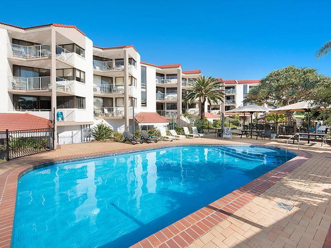 Casablanca Beachfront Apartments - Accommodation Rockhampton 0