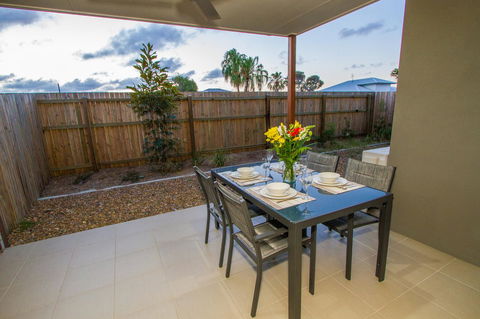 Agnes Sails - Accommodation Rockhampton 4