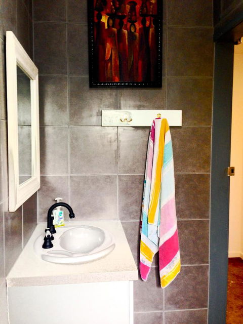 XYL Pets Friendly Seaside Boutique Guesthouse - Accommodation Rockhampton 4