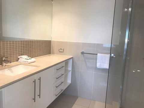 Proximity Waterfront Apartments - Accommodation Rockhampton 11