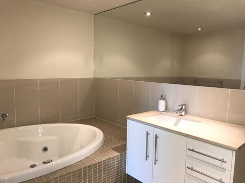 Proximity Waterfront Apartments - Accommodation Rockhampton 22